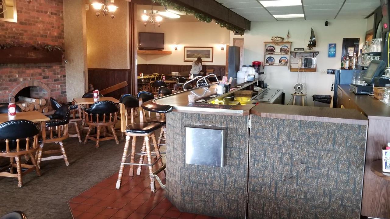 Park River Alexander House Motel מראה חיצוני תמונה