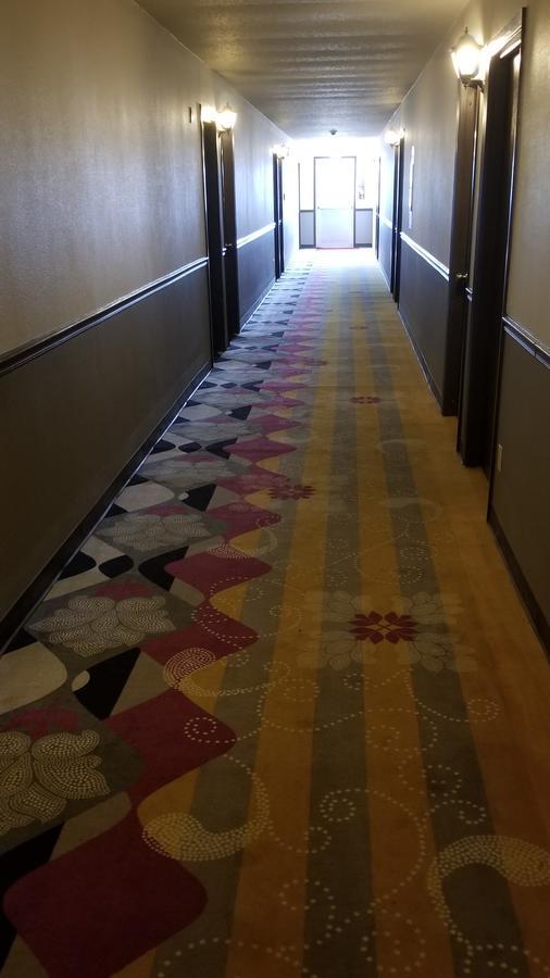 Park River Alexander House Motel מראה חיצוני תמונה